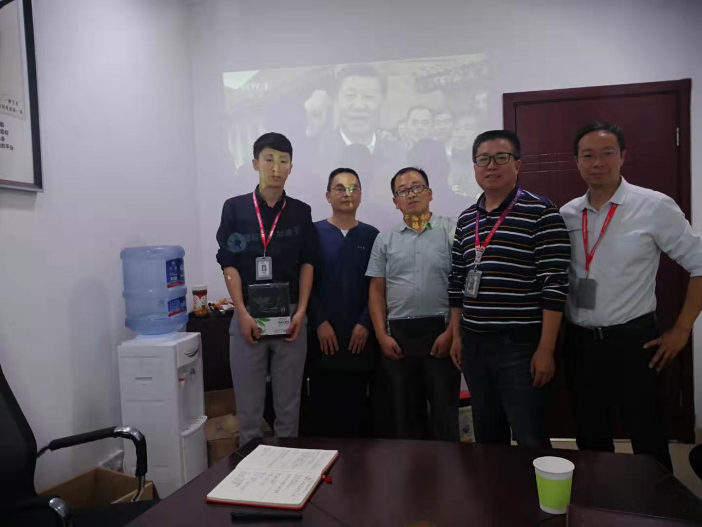 守初心、擔(dān)使命，找差距、抓落實(shí)----長虹格潤支部主題黨日活動(dòng)