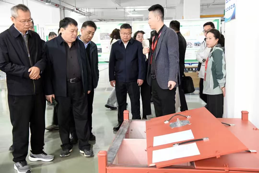 全國(guó)電動(dòng)自行車安全隱患全鏈條整治工作專班調(diào)研組蒞臨長(zhǎng)虹潤(rùn)天調(diào)研指導(dǎo)鋰電池回收與綜合利用工作